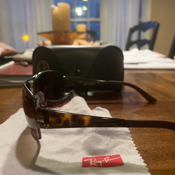 Ray Ban Sunglasses - Picture 2 of 2